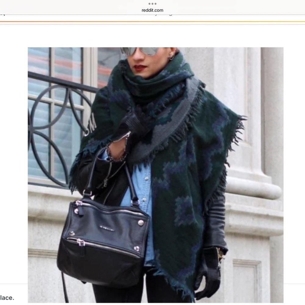 ❤️ 🤩🎁BNWT!! Aritzia Wilfred Black/Navy Mosaic scarf